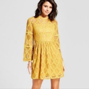Chic Yellow Lace Mini Dress